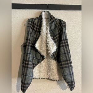Fluffly Plaid Vest
